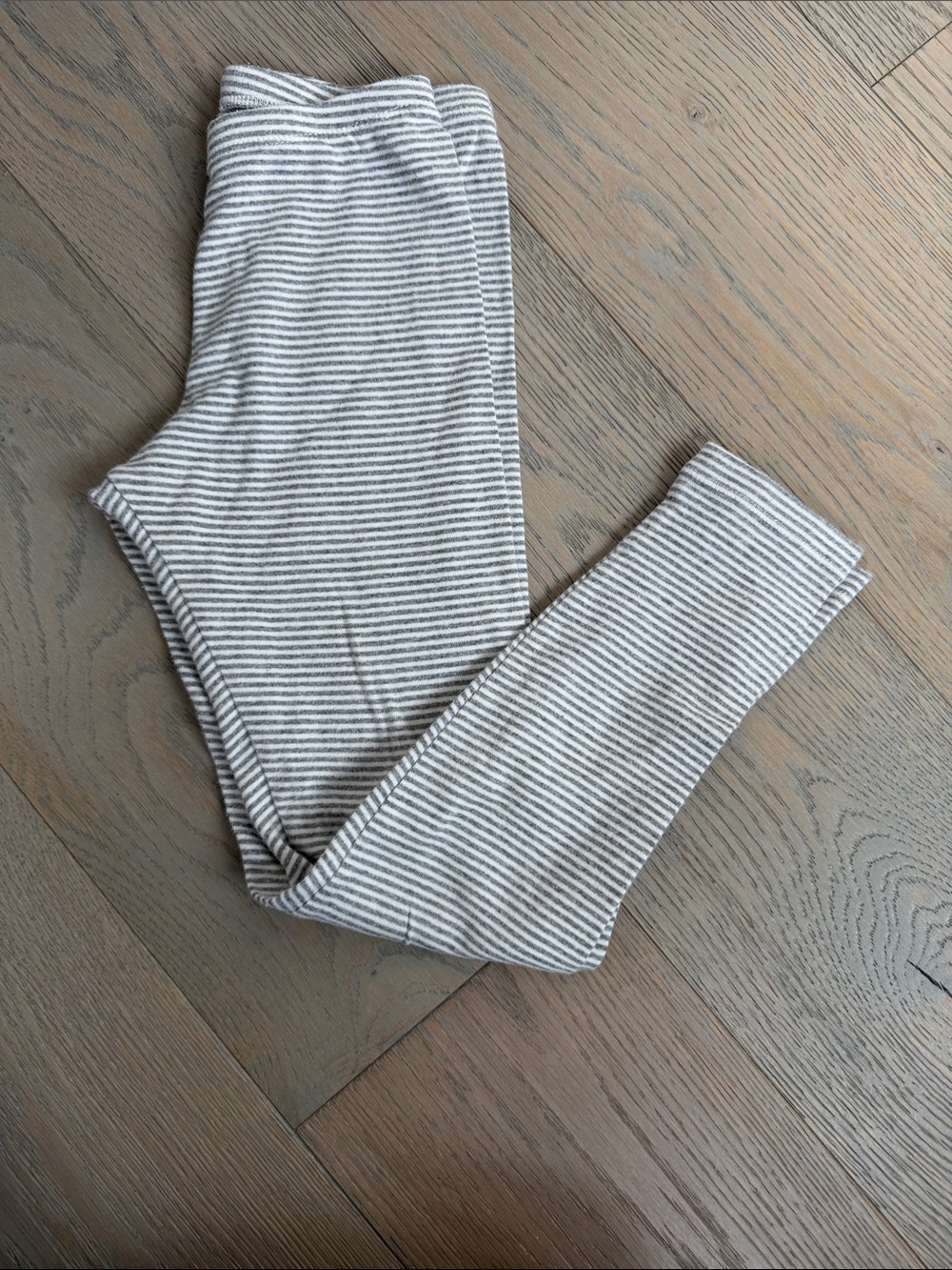 Tea Collection Neutral Stripe Kids Leggings in Gray and White Size 8